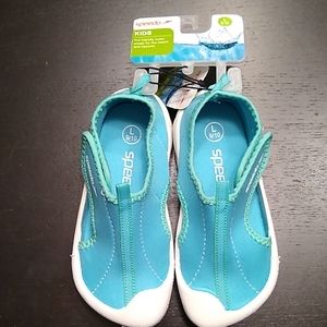 Speedo Water Shoes. Kids Size Large (9-10). NWT